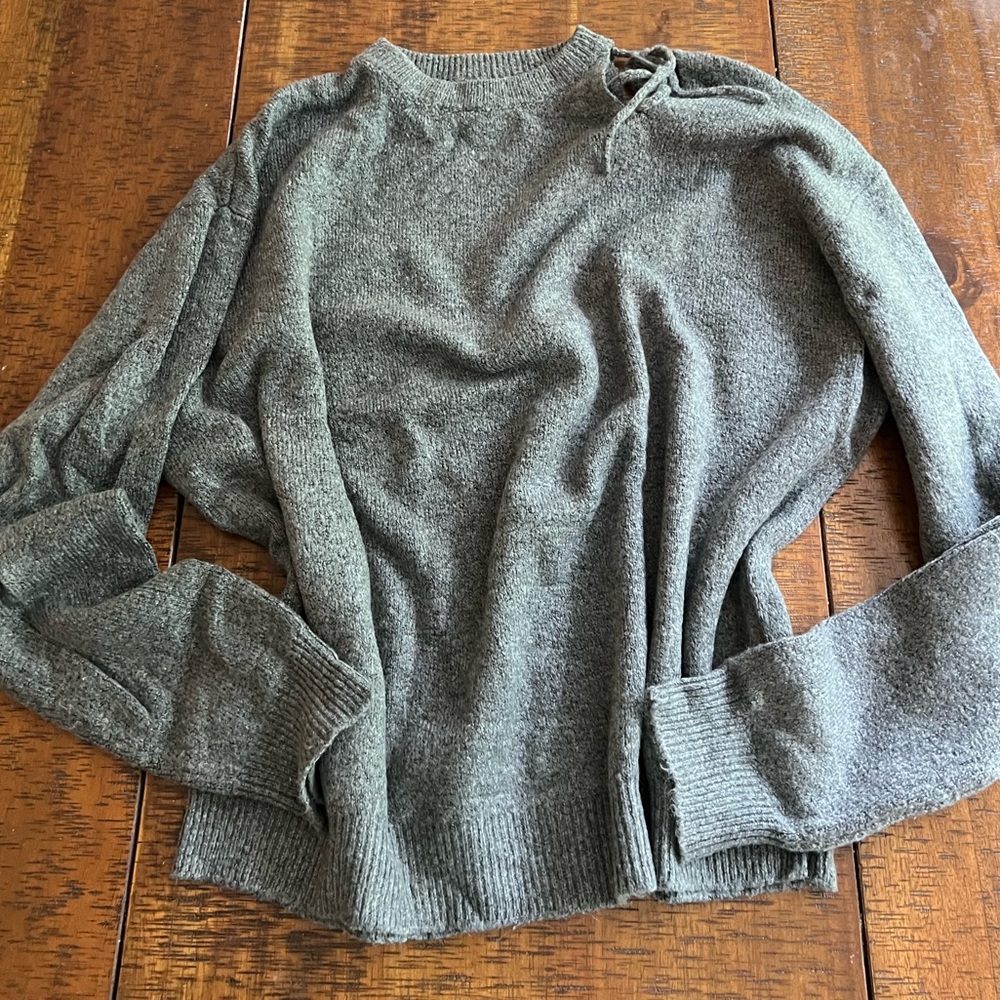 ⚡️MOVING SALE ⚡️Who What Wear sweater ⚡️MOVING SALE ⚡️